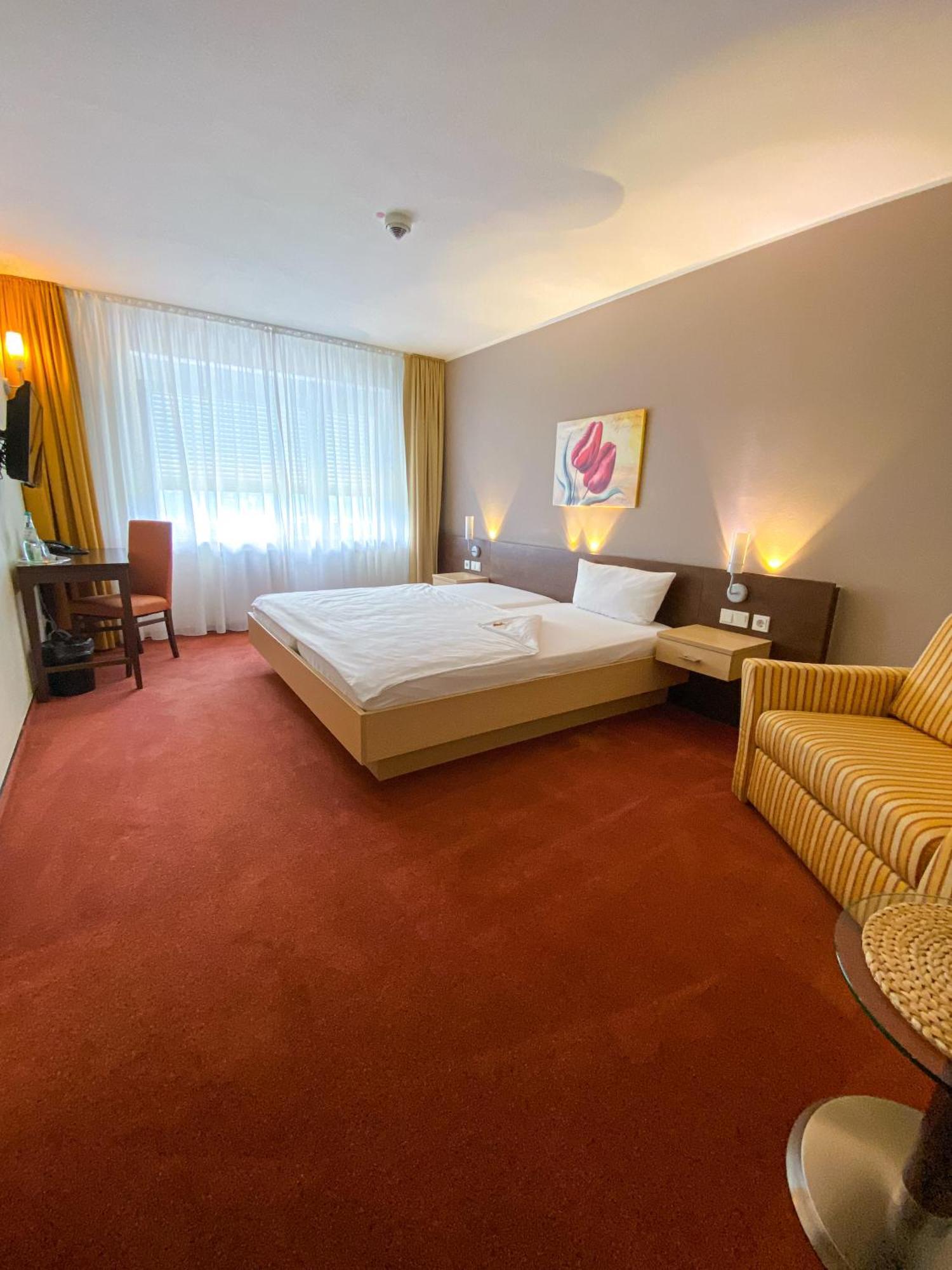 Phoenix Hotel 베르그노이스타트 외부 사진