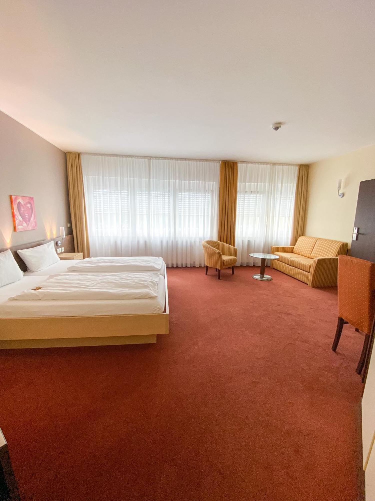 Phoenix Hotel 베르그노이스타트 외부 사진