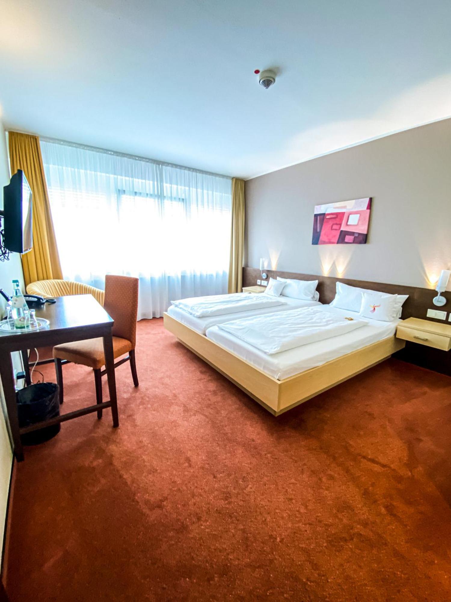 Phoenix Hotel 베르그노이스타트 외부 사진