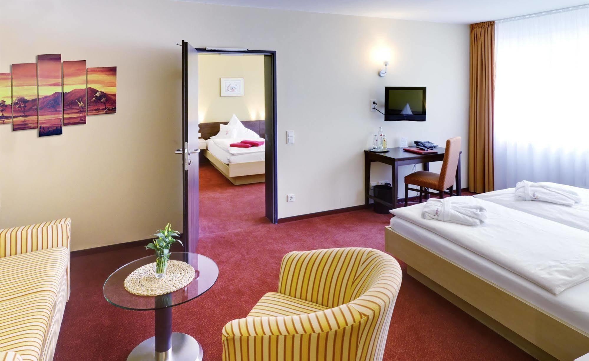 Phoenix Hotel 베르그노이스타트 외부 사진