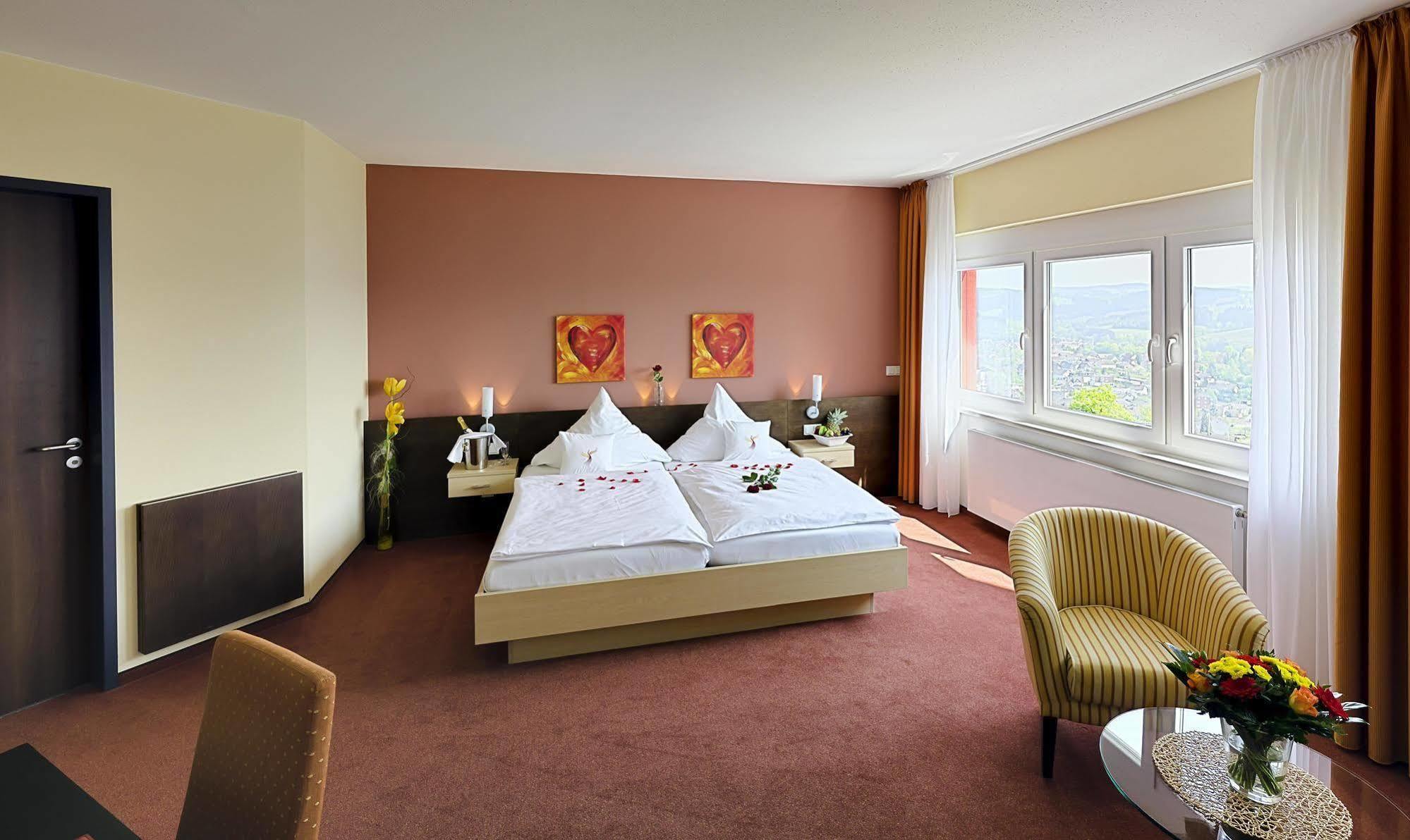 Phoenix Hotel 베르그노이스타트 외부 사진